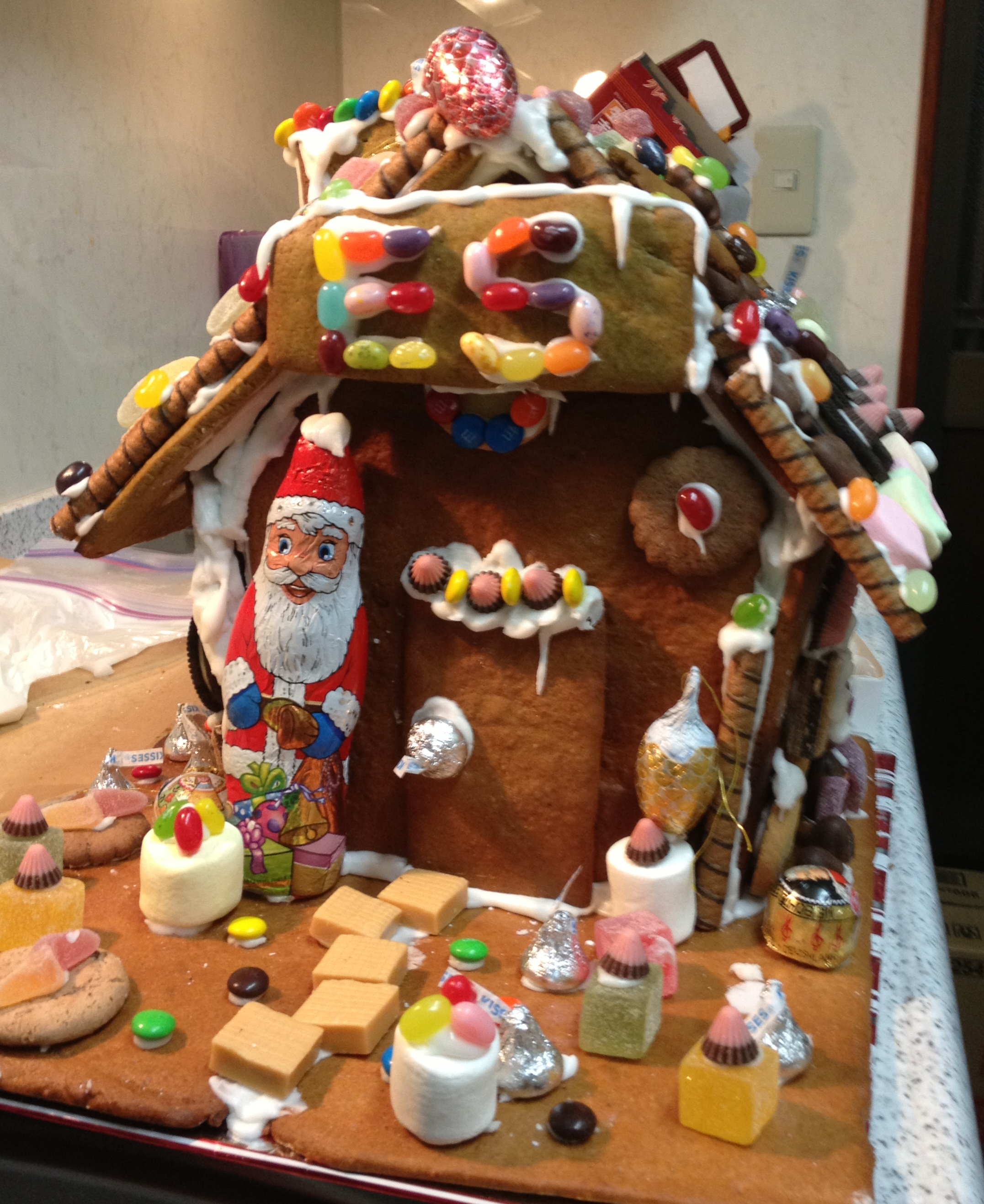 gingerbread house 001